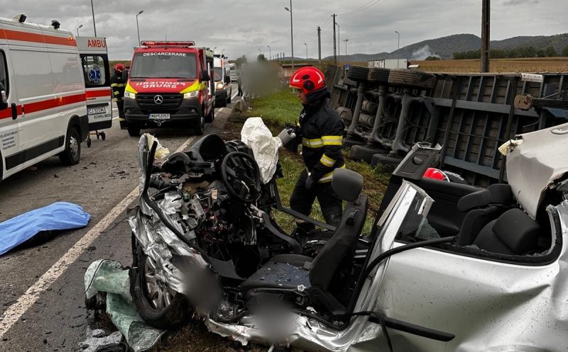 Accident extrem de grav pe un drum din Cluj. Doi tineri au murit / Traficul este blocat pe ambele sensuri