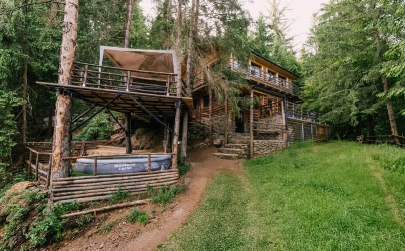 Cabană off-grid de vânzare în inima naturii, la doar câțiva kilometri de Cluj-Napoca. Prețul include și o mașină