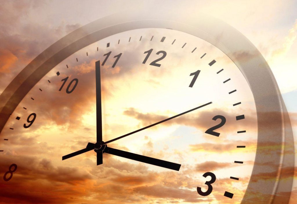 România trece la ORA DE IARNĂ în acest weekend. Când și cum se potrivesc ceasurile