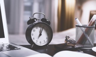 Ora de iarnă 2025: România dă ceasul înapoi în această noapte. Cum ne afectează starea de sănătate și ce remedii există