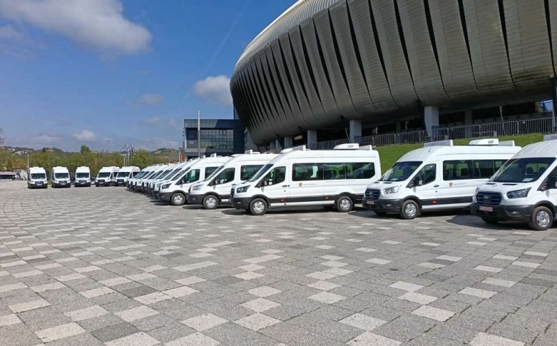 Noi microbuze școlare electrice pentru elevii din trei comune clujene