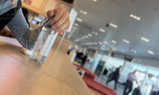 Apa potabilă, produs de LUX în aeroporturile din țară. Cât a ajuns să coste o sticlă de 0,5 l
