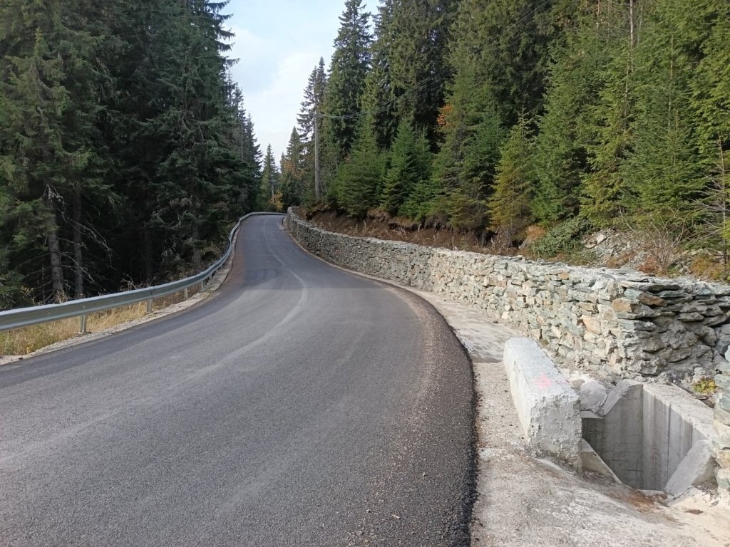 Clujul se pregătește de iarnă. Drumul spre pârtia Buscat a fost reparat și asfaltat