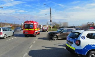 Accident rutier pe Bulevardul Muncii din Cluj: a intervenit descarcerarea și o ambulanță SMURD