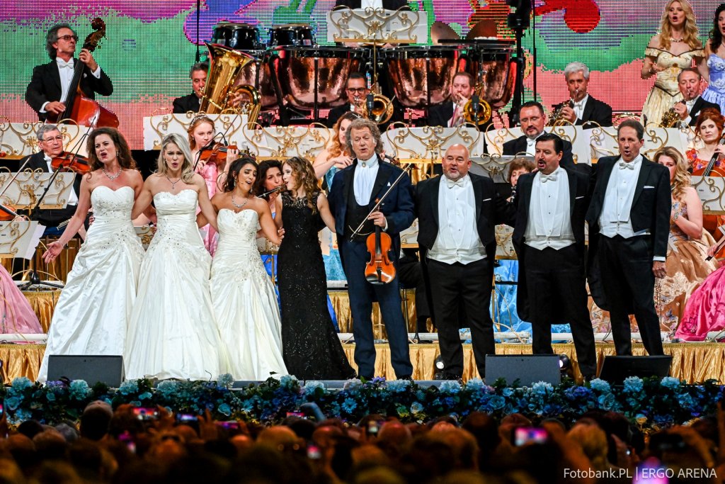 Urmează 5 concertele André Rieu & Johann Strauss Orchestra. Reguli de acces