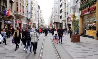 Doi români au fost răniţi într-un incident armat, în piaţa Taksim din Istanbul / Precizările MAE