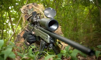 ANCHETĂ ȘOCANTĂ despre ”turismul lunetiștilor” care au plătit pentru a vâna civili în timpul războiului din Bonsia