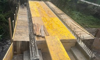 Trei poduri reparate într-o localitate din Cluj. Unul asigură accesul spre o renumită tabără de copii