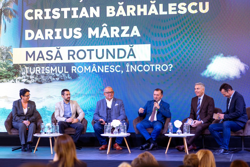 Târgul de turism Wonder Destinations, desfășurat în Cluj, în perioada 13 - 16 noiembrie, și-a deschis porțile în stil autentic românesc: cu joc popular și pită cu sare