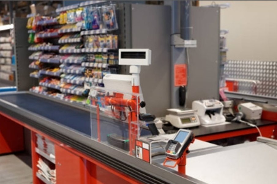 Gest incredibil într-un magazin din Cluj: un bărbat a furat telefonul uitat de o clientă la casă