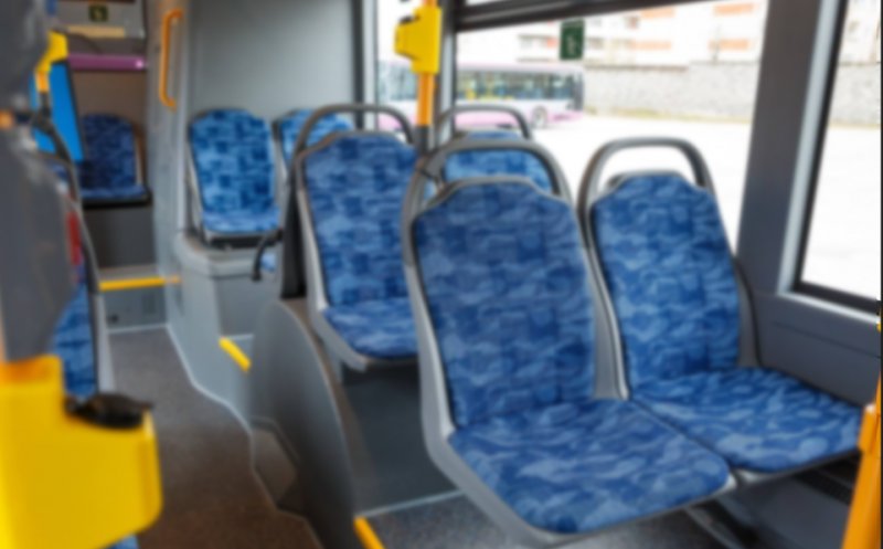 Teroare într-un troleibuzul din Cluj: Doi tineri au agresat verbal călătorii și au furat portofelul unui băiat. "Nu mai avem nicio siguranță pe stradă"