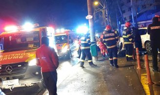 Accident grav, cu mai multe victime. Pietoni care așteptau în stația de autobuz, spulberați pe trotuar