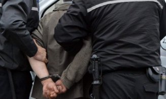 Cluj: Tânăr arestat după ce a șantajat o femeie din Florești cu imagini indecente
