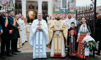 Slujbă impresionantă! Resfințirea Bisericii din Mănăstireni, la 100 de ani de la punerea pietrei de temelie