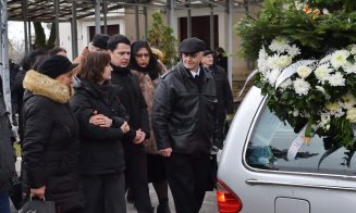 Șoșoacă s-a folosit de înmormântarea doctoriței Flavia Groșan pentru a relua teoriile conspiraționiste din pandemie