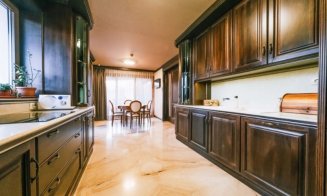 O bijuterie imobiliară în Cluj-Napoca: Vilă de lux cu 10 camere în cartierul Andrei Mureșanu scoasă la vânzare. Cum arată și ce preț are
