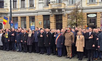 Au început manifestările de 1 Decembrie la Cluj. Festivitate de depunere de coroane în Piața Mihai Viteazul