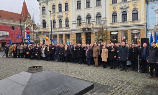 Au început manifestările de 1 Decembrie la Cluj. Festivitate de depunere de coroane în Piața Mihai Viteazul