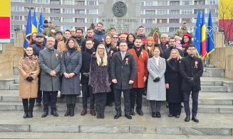 Au început manifestările de 1 Decembrie la Cluj. Festivitate de depunere de coroane în Piața Mihai Viteazul