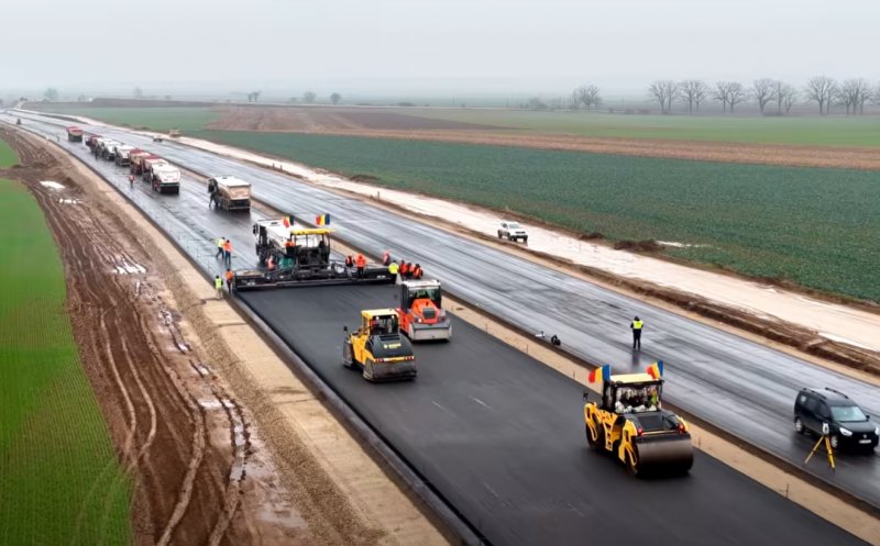 IMAGINI noi de pe Autostrada Transilvania! A început asfaltarea pe lotul din A3 care face legătura cu Ungaria