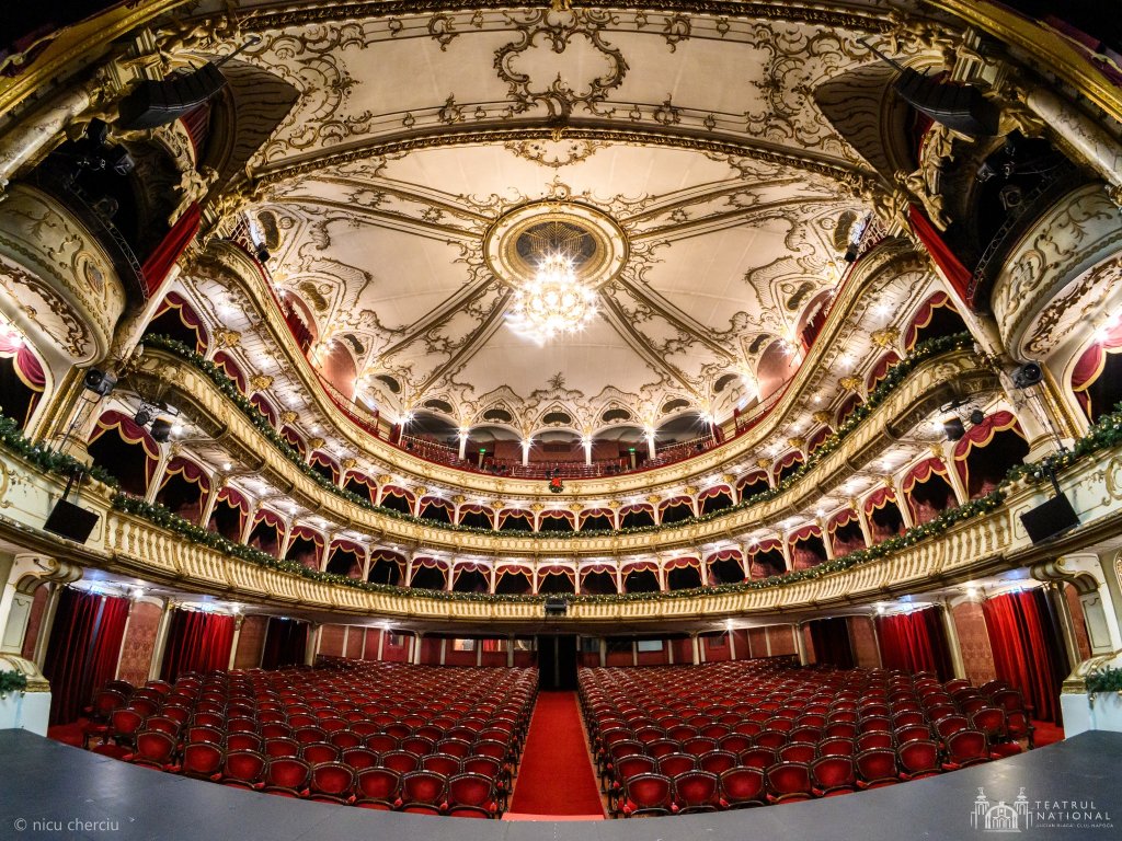 De Moș Nicolae, Teatrul Național din Cluj-Napoca organizează Nopții Porților Deschise
