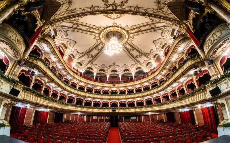 De Moș Nicolae, Teatrul Național din Cluj-Napoca organizează Nopții Porților Deschise