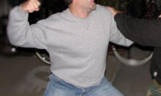 Polițiști și jandarmi, amenințați cu bătaia de un individ extrem de violent în Cluj. Ce s-a întâmplat după