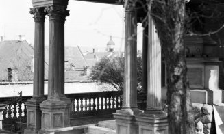 Unul dintre cele mai frumoase morminte ale Cimitirului Central este mausoleul clasicist ce se înalță lângă poarta principală. Cui aparține