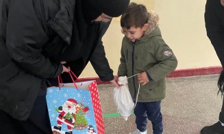 O zi pe care copiii din Vultureni nu o vor uita prea curând: Moș Niculae le-a citit scrisorile și a venit cu cadouri