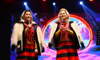 O seară plină de emoție la Târgul de Crăciun Turda: Gemenele Maramureșului, Suzana și Daciana Vlad, au cucerit scena / VEZI programul săptămânii