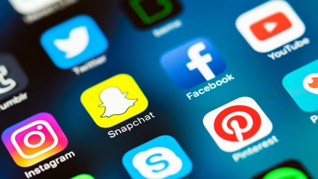 Interdicţia fără precedent la nivel mondial a intrat în vigoare în Australia. Ce rețele de socializare sunt interzise tinerilor