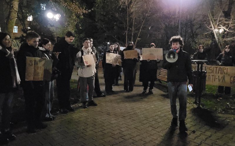 Studenții clujeni, din nou în stradă. Marș și miting de protest în centrul Clujului și la Prefectură: „Bursele înapoi, jos austeritatea!”