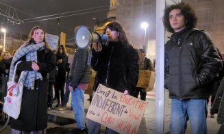 Studenții clujeni, din nou în stradă. Marș și miting de protest în centrul Clujului și la Prefectură: „Bursele înapoi, jos austeritatea!”