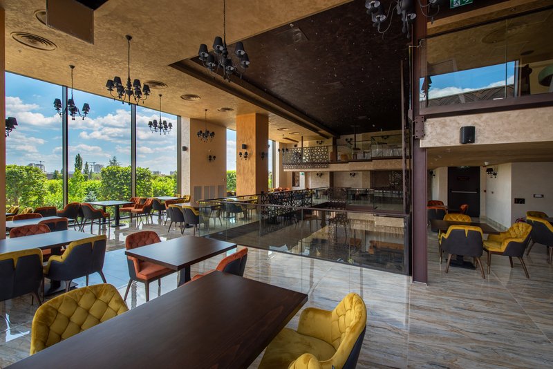 Fenice Palas deschide un nou capitol culinar la RIVUS și va aduce specificul libanez la Cluj-Napoca