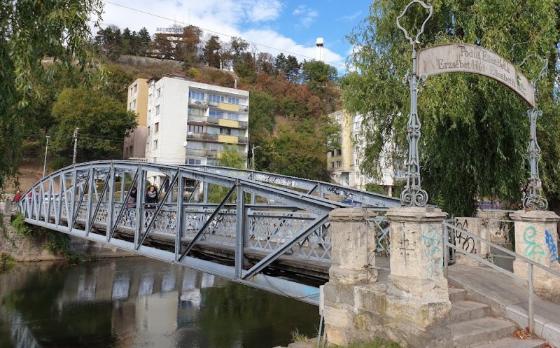 Podul Îndrăgostiților din Cluj va fi reabilitat. Lacătele vor fi îndepărtate și relocate/ Ce lucrări se fac cu aproape 8 milioane de lei