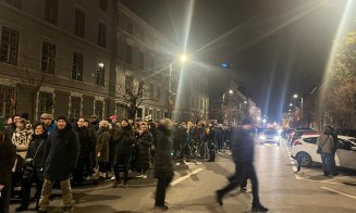 A 5-a seară de proteste la Cluj! Mii de persoane, la marșul pentru libertatea justiției: „Independență, nu obediență!”