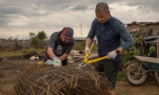 Românii MORȚI în Tenerife, EROI de meserie ai familiei Habitat pentru Umanitate
