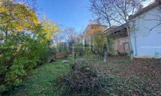 Cât costă și cum arată o casă interbelică din centrul Clujului. Are nevoie de renovări serioase