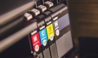 De la concept la execuție: rolul echipamentelor performante în producția publicitară