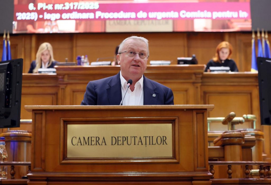 Deputatul Remus Lăpușan le cere românilor să protejeze tradițiile de sfârșit de an: "Sunt binecuvântări între oameni"