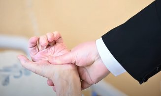 Faptele milei creștine: În pragul Crăciunului, Mitropolitul Andrei i-a vizitat pe bolnavii de la Centrul de Îngrijiri Paliative „Sfântul Nectarie” din Cluj-Napoca