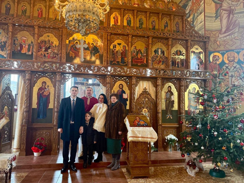 Clujeanul din fruntea Senatului a venit acasă de Crăciun. A fost la slujbă la Țaga, unde tatăl său slujește ca preot