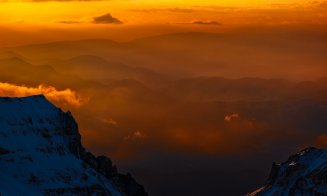 Cerul și pământul... / Apus de soare în seara de Crăciun, de pe Vârvul Omu