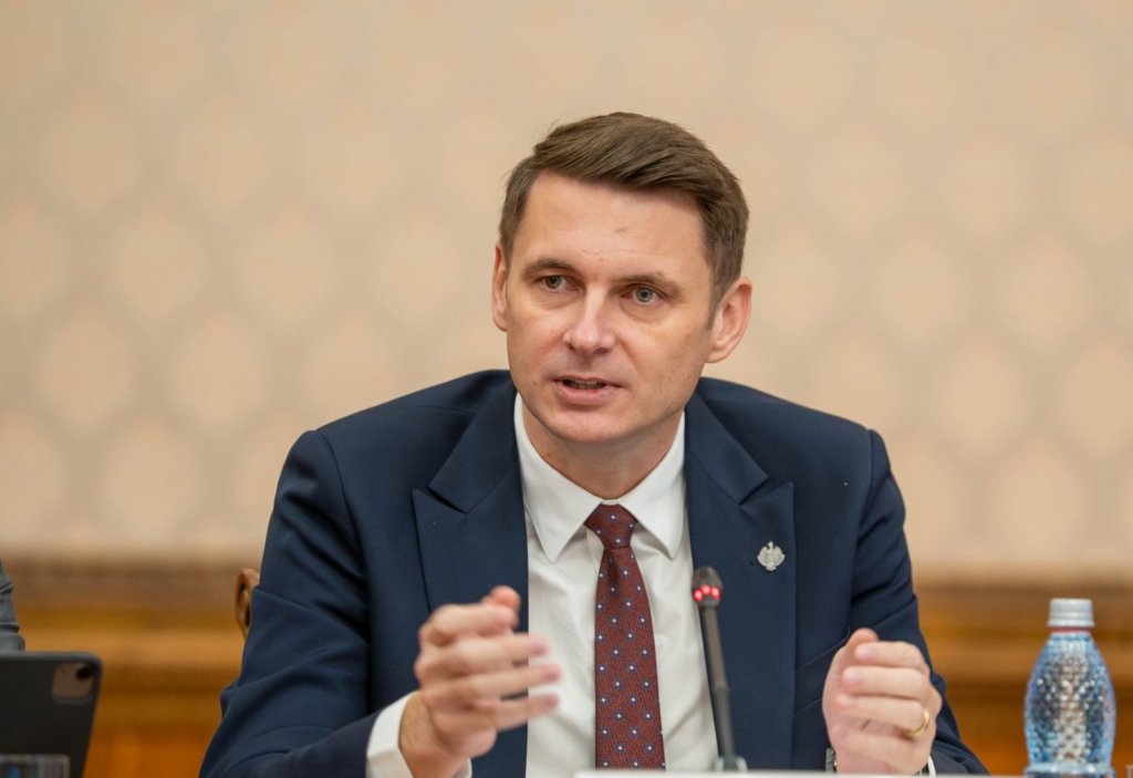 Mircea Abrudean critică amânarea deciziei CCR privind pensiile magistraților: „Reforma nu mai poate fi amânată”