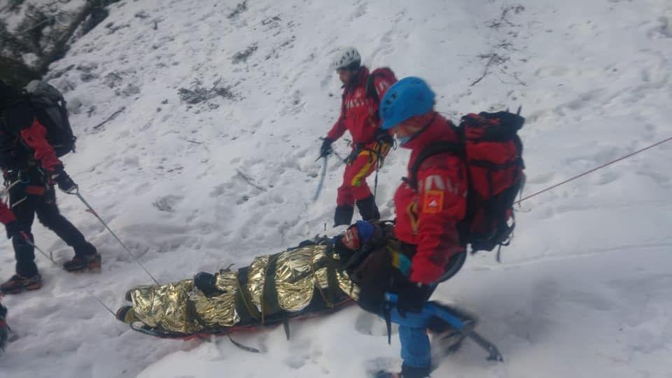 Salvează o viață pe munte! Ghidul Salvamont pentru intervenții corecte în caz de accident