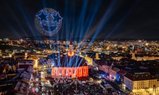 Revelion 2026 la Cluj-Napoca în imagini. Spectacol de drone și lumini în Piața Unirii. Cum au sărbătorit clujenii trecerea dintre ani