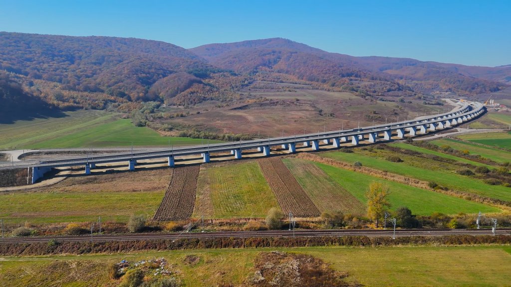 Calea ferată Cluj-Oradea, finalizată parțial în 2026