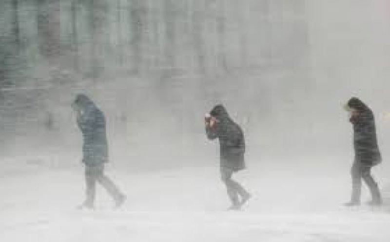 Meteorologii au prelungit avertizările de vreme rea! Coduri GALBENE și PORTOCALII de frig, ninsori și viscol în mare parte din țară