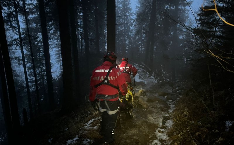 Trei copii rătăciți pe munte, recuperați de salvamontiști
