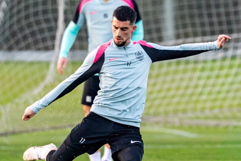 Cursă în doi pentru semnătura lui Korenica. Ce echipe îl vor pe mijlocașul CFR-ului